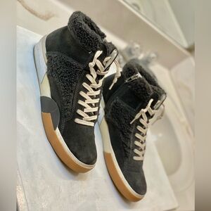 Dolce Vita Zilvia Plush women’s sneakers size 10, excellent condition clean